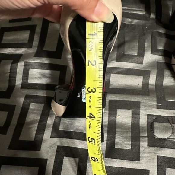 Guess tan/black/red stiletto peep toe heel - Picture 11 of 14